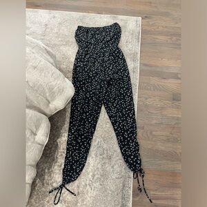 Women’s jumpsuit, great condition.